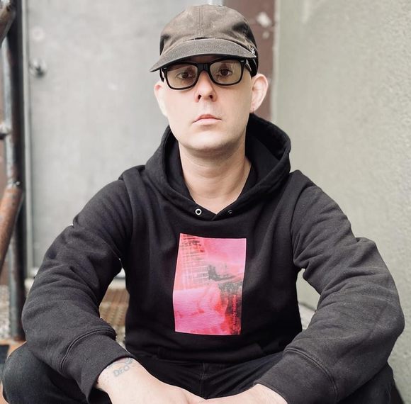 Meet your Posher, Lorne - Picture 1 of 1